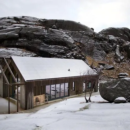 Architect-designed Gem With Views Of Kistefjellet * Nesvag
