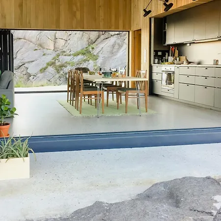 Vakantiehuis Architect-designed Gem With Views Of Kistefjellet *
